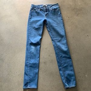 Levi’s 712 Slim